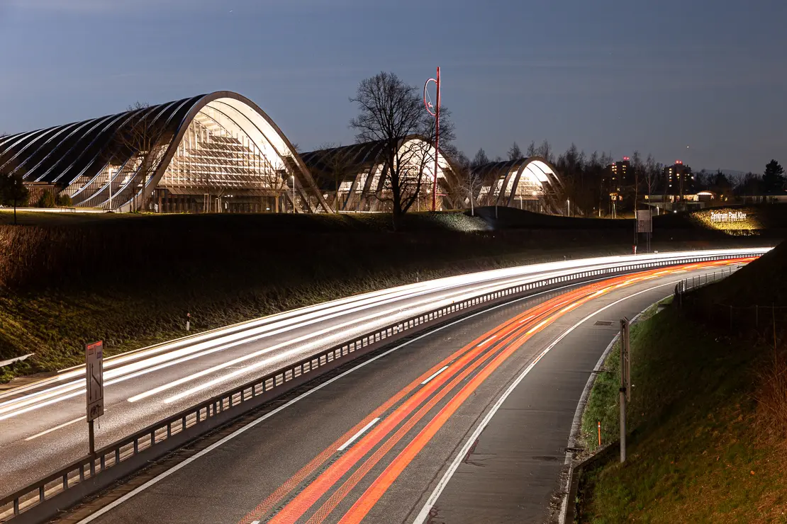 Zentrum Paul Klee, Autobahn, Langzeitbelichtung